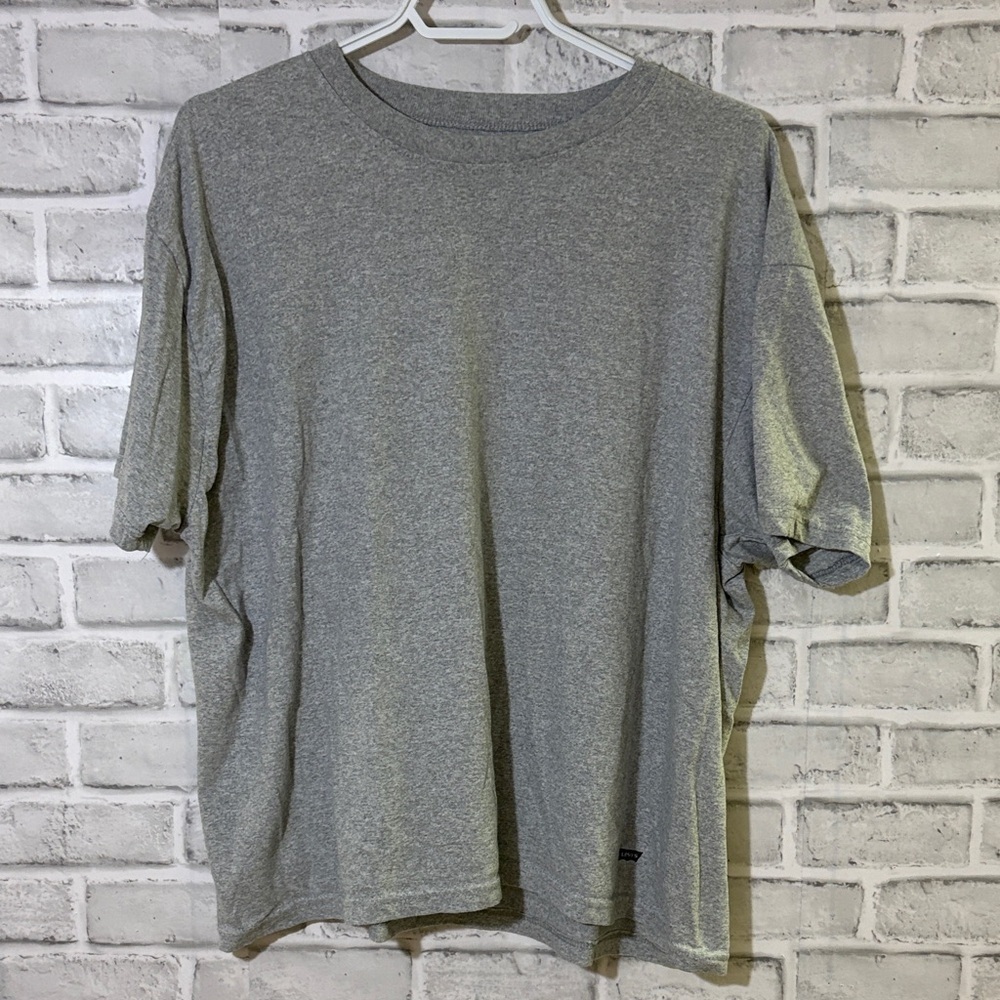 Levi’s Classic Gray Short Sleeve Men's Tee size xl